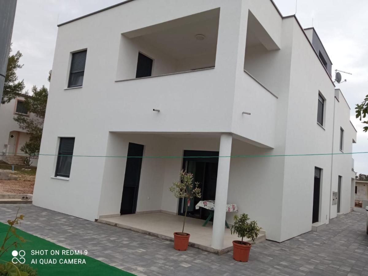 Apartman Franc S วีร์ ภายนอก รูปภาพ