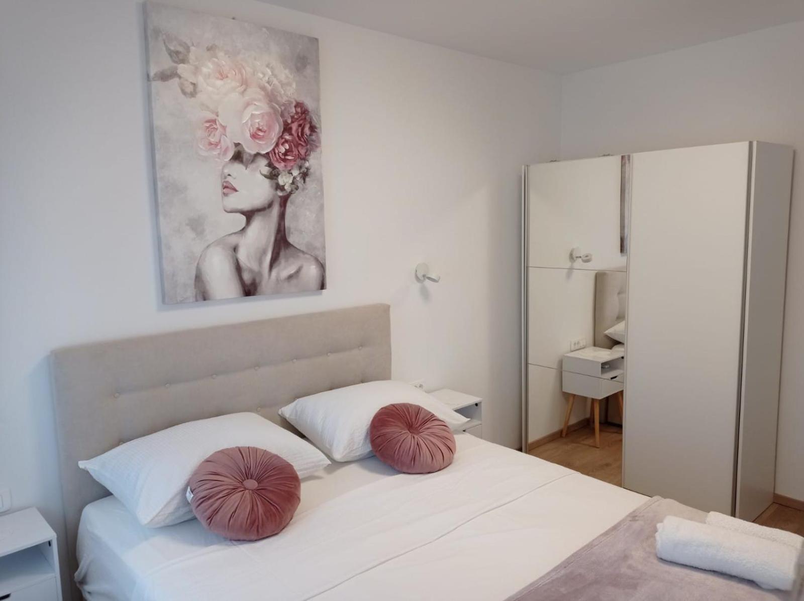Apartman Franc S วีร์ ภายนอก รูปภาพ