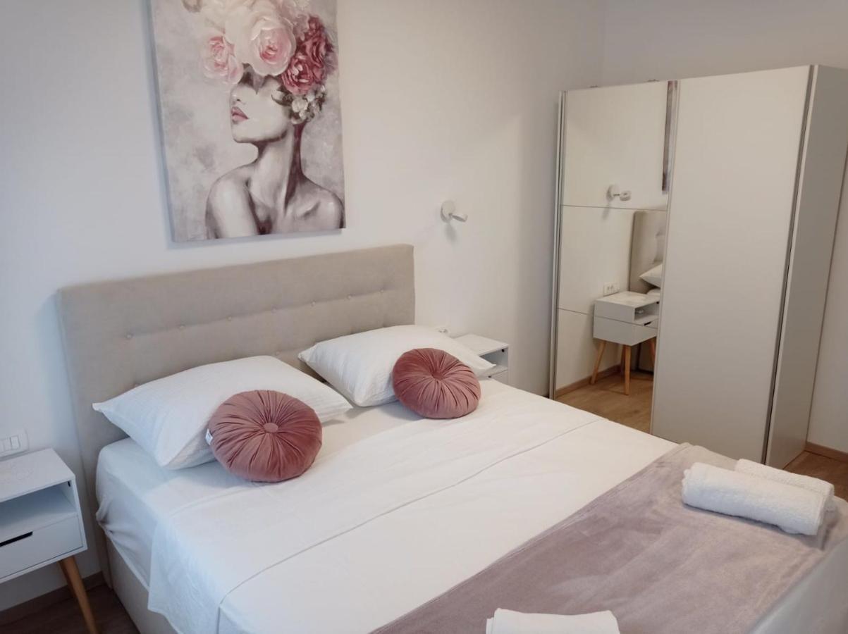 Apartman Franc S วีร์ ภายนอก รูปภาพ